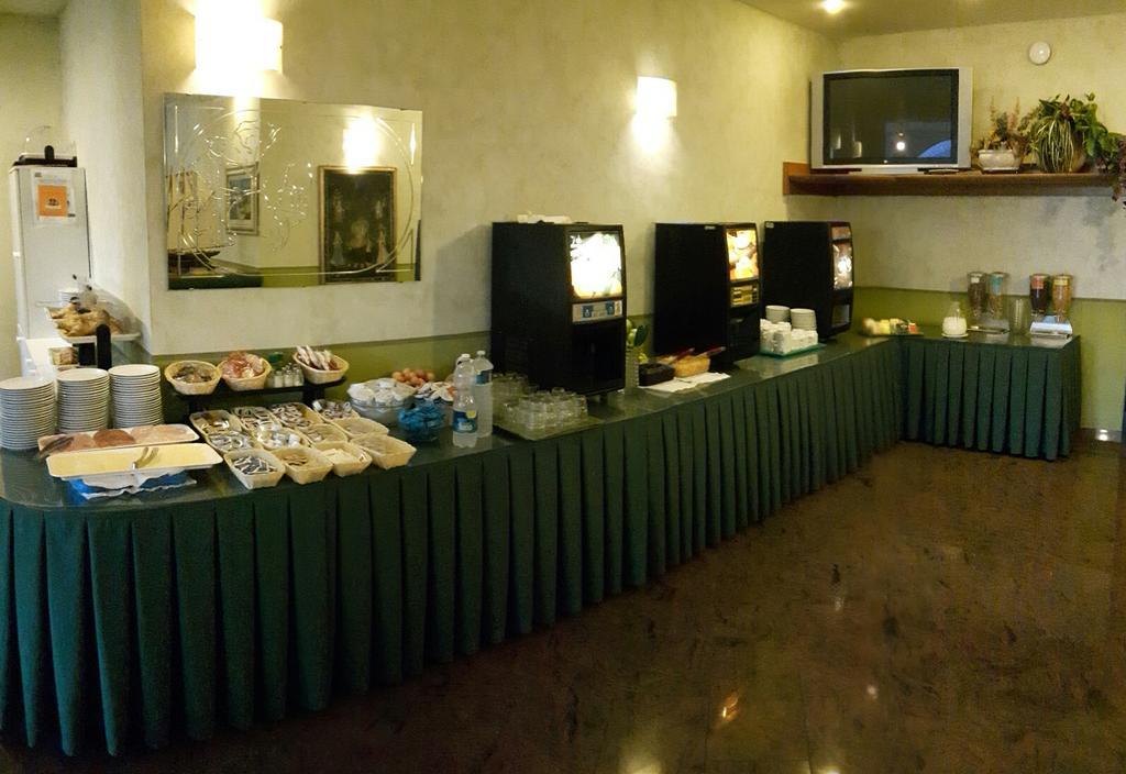 Hotel Azalea バヴェーノ エクステリア 写真